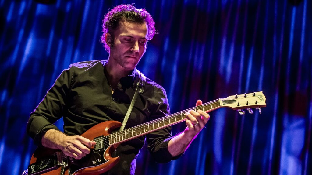 08/03 – Dweezil Zappa: The Rox(postroph)y Tour